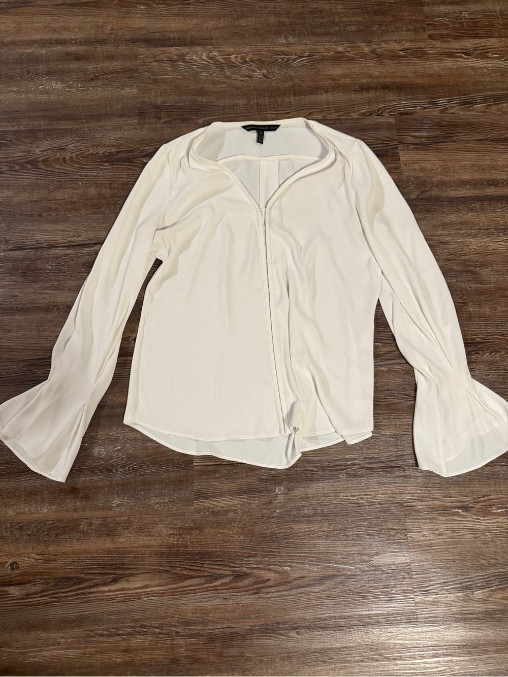 White House Black Market Cream V-Neck Long-Sleeve Blouse